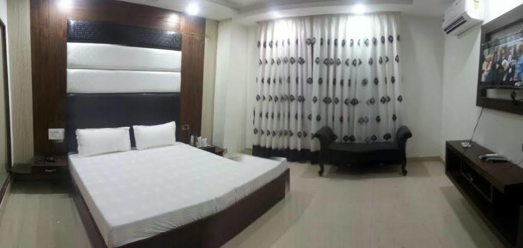Hotel Ng Paradise Jagādhri Zewnętrze zdjęcie